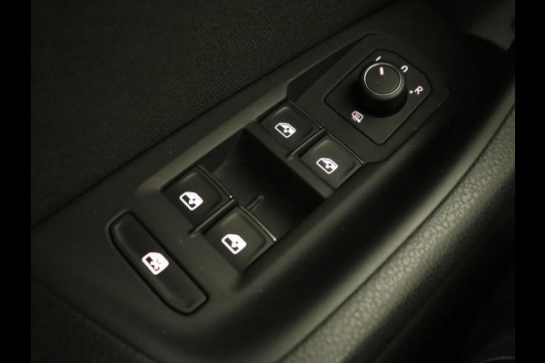 Volkswagen Passat 1.4 TSI PHEV GTE | Trekhaak | 360 Camera | Stoelverwarming | Side Assist | Carplay | Massage | Matrix LED | Navigatie | Adaptive cruise | Climate control | Plug In