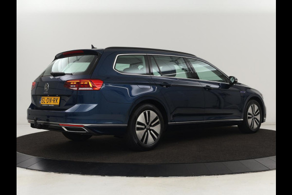 Volkswagen Passat 1.4 TSI PHEV GTE | Trekhaak | 360 Camera | Stoelverwarming | Side Assist | Carplay | Massage | Matrix LED | Navigatie | Adaptive cruise | Climate control | Plug In