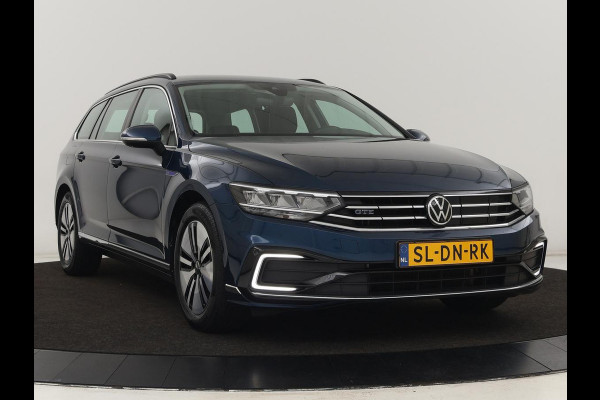 Volkswagen Passat 1.4 TSI PHEV GTE | Trekhaak | 360 Camera | Stoelverwarming | Side Assist | Carplay | Massage | Matrix LED | Navigatie | Adaptive cruise | Climate control | Plug In
