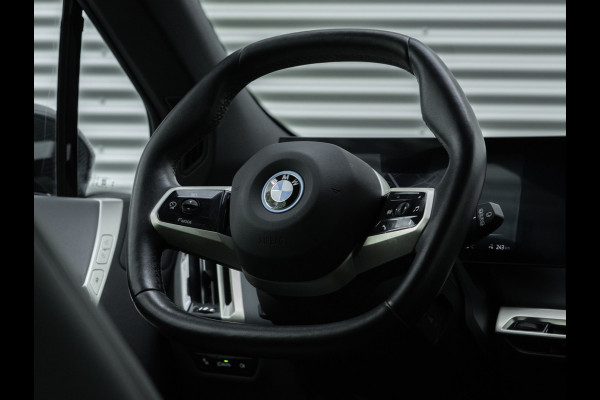 BMW iX xDrive40 - Driving Ass Prof - Harman Kardon - Stoelventilatie