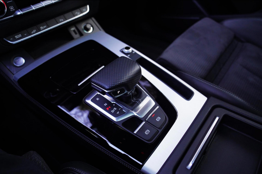 Audi Q5 Sportback 55 TFSI e S edition | Matrix | Luchtvering | Audi Drive Select | Adaptieve Cruise | 2 x S-line | Virtual | LED | Audi Q5 Sportback 55 TFSI e S edition | Matrix | Luchtvering | Audi Drive Select | Adaptieve Cruise | 2 x S-line | Virtual | LED |