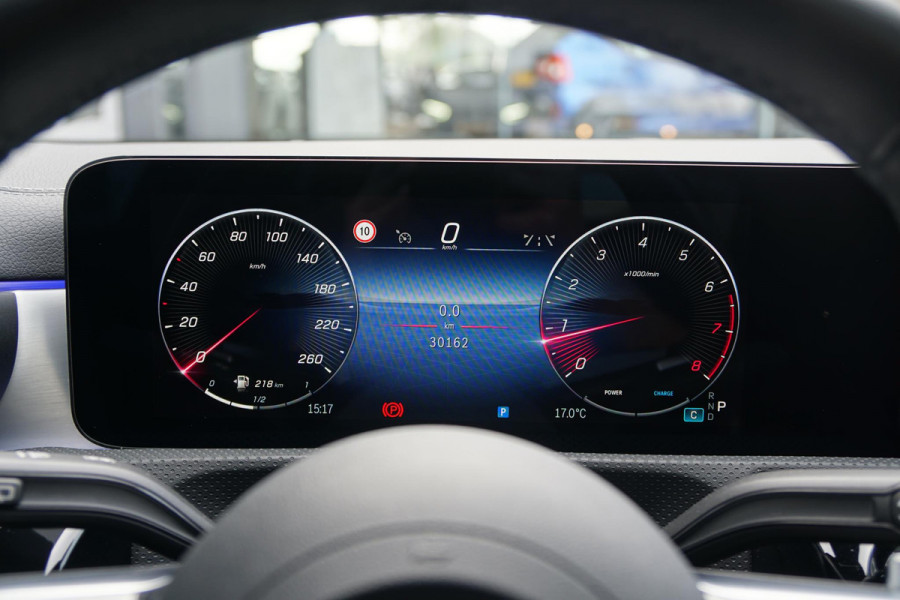 Mercedes-Benz CLA-Klasse Shooting Brake 180 AMG Line + 360° CAMERA / HEAD-UP / BURMESTER / MEMORY
