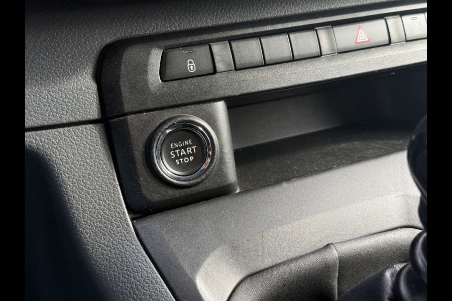Toyota ProAce Worker 2.0 D-4D Professional Long DC | NL-auto | 2x Schuifd. | Navi | Keyless |