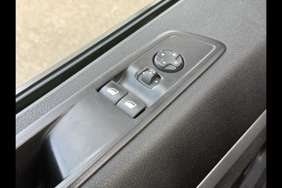 Toyota ProAce Worker 2.0 D-4D Professional Long DC | NL-auto | 2x Schuifd. | Navi | Keyless |
