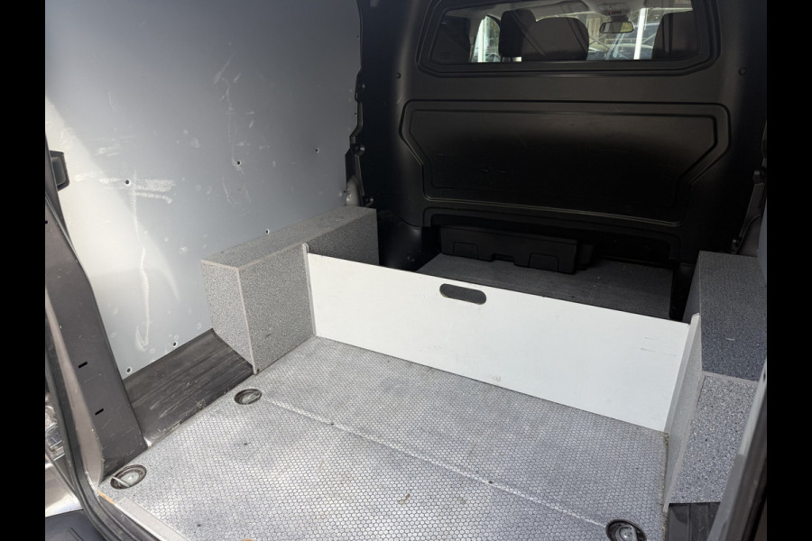 Toyota ProAce Worker 2.0 D-4D Professional Long DC | NL-auto | 2x Schuifd. | Navi | Keyless |