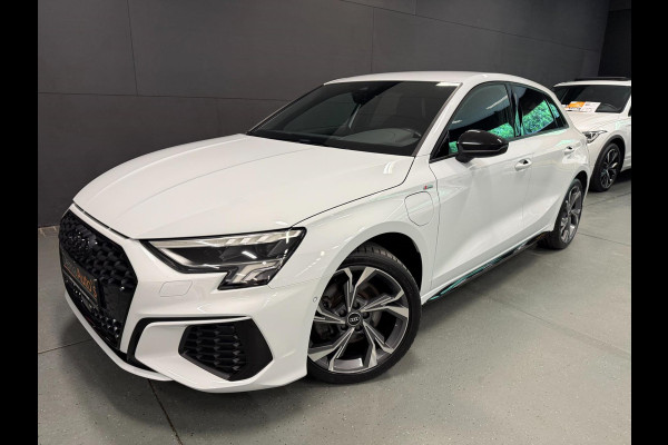 Audi A3 Sportback 40 TFSI e 2x S-LINE BLACK-LINE V-COCKPIT/NAVI/LED/DAB/CARPLAY/ECC/PDC/A-CRUISE/// Audi A3 Sportback 40 TFSI e 2x S-LINE BLACK-LINE V-COCKPIT/NAVI/LED/DAB/CARPLAY/ECC/PDC/A-CRUISE///
