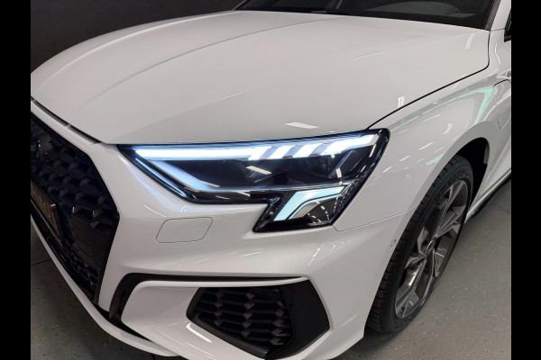Audi A3 Sportback 40 TFSI e 2x S-LINE BLACK-LINE V-COCKPIT/NAVI/LED/DAB/CARPLAY/ECC/PDC/A-CRUISE/// Audi A3 Sportback 40 TFSI e 2x S-LINE BLACK-LINE V-COCKPIT/NAVI/LED/DAB/CARPLAY/ECC/PDC/A-CRUISE///