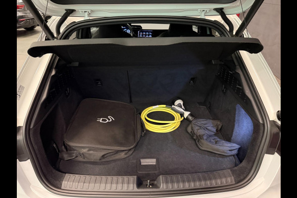 Audi A3 Sportback 40 TFSI e 2x S-LINE BLACK-LINE V-COCKPIT/NAVI/LED/DAB/CARPLAY/ECC/PDC/A-CRUISE/// Audi A3 Sportback 40 TFSI e 2x S-LINE BLACK-LINE V-COCKPIT/NAVI/LED/DAB/CARPLAY/ECC/PDC/A-CRUISE///