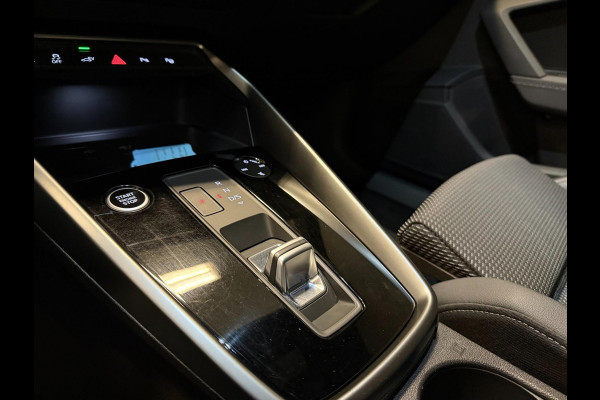 Audi A3 Sportback 40 TFSI e 2x S-LINE BLACK-LINE V-COCKPIT/NAVI/LED/DAB/CARPLAY/ECC/PDC/A-CRUISE/// Audi A3 Sportback 40 TFSI e 2x S-LINE BLACK-LINE V-COCKPIT/NAVI/LED/DAB/CARPLAY/ECC/PDC/A-CRUISE///