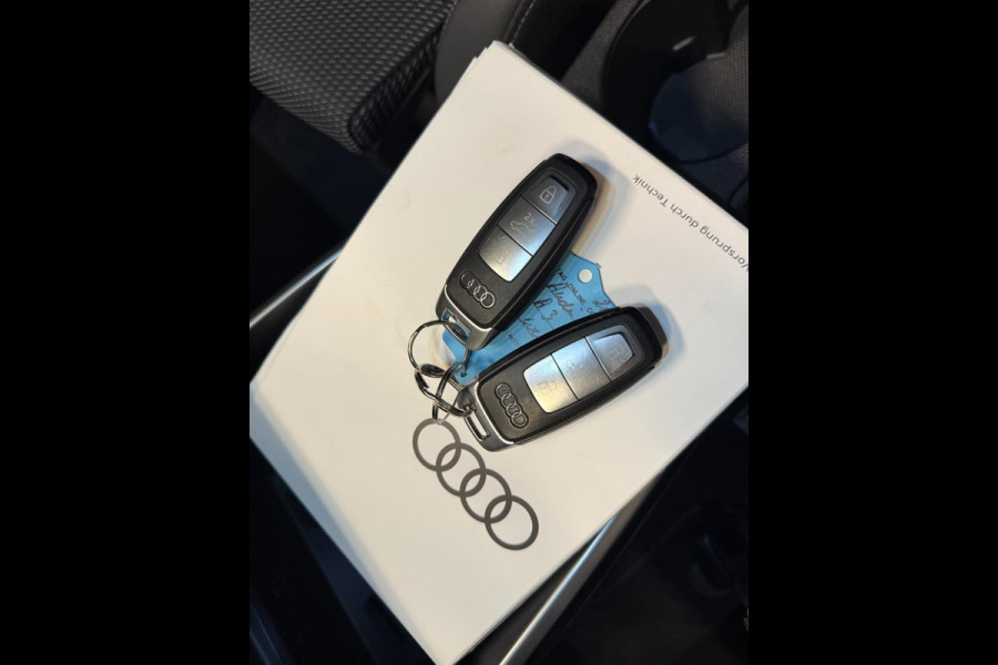 Audi A3 Sportback 40 TFSI e 2x S-LINE BLACK-LINE V-COCKPIT/NAVI/LED/DAB/CARPLAY/ECC/PDC/A-CRUISE/// Audi A3 Sportback 40 TFSI e 2x S-LINE BLACK-LINE V-COCKPIT/NAVI/LED/DAB/CARPLAY/ECC/PDC/A-CRUISE///