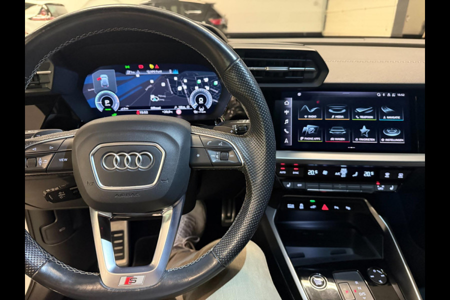 Audi A3 Sportback 40 TFSI e 2x S-LINE BLACK-LINE V-COCKPIT/NAVI/LED/DAB/CARPLAY/ECC/PDC/A-CRUISE/// Audi A3 Sportback 40 TFSI e 2x S-LINE BLACK-LINE V-COCKPIT/NAVI/LED/DAB/CARPLAY/ECC/PDC/A-CRUISE///