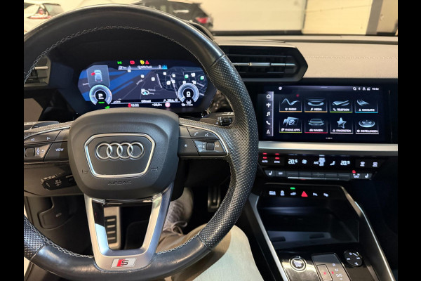 Audi A3 Sportback 40 TFSI e 2x S-LINE BLACK-LINE V-COCKPIT/NAVI/LED/DAB/CARPLAY/ECC/PDC/A-CRUISE/// Audi A3 Sportback 40 TFSI e 2x S-LINE BLACK-LINE V-COCKPIT/NAVI/LED/DAB/CARPLAY/ECC/PDC/A-CRUISE///