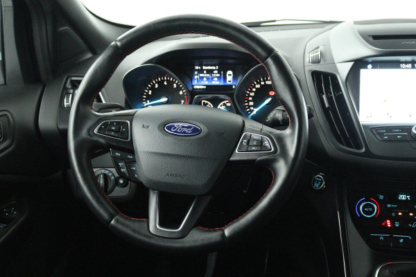 Ford Kuga 1.5 EcoBoost ST Line (NAVIGATIE, TREKHAAK, STUUR-/STOELVERWARMING, PARKEERSENSOREN)