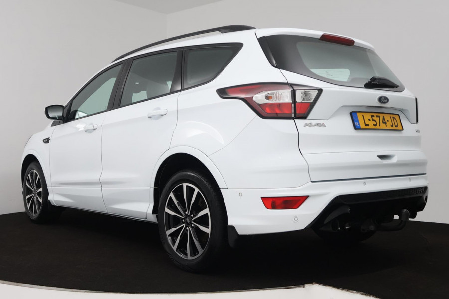 Ford Kuga 1.5 EcoBoost ST Line (NAVIGATIE, TREKHAAK, STUUR-/STOELVERWARMING, PARKEERSENSOREN)