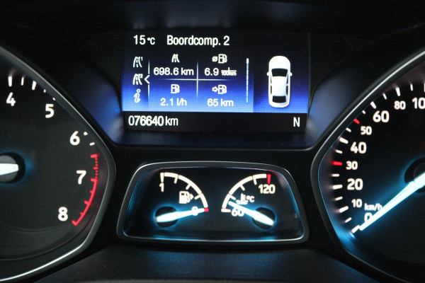 Ford Kuga 1.5 EcoBoost ST Line (NAVIGATIE, TREKHAAK, STUUR-/STOELVERWARMING, PARKEERSENSOREN)