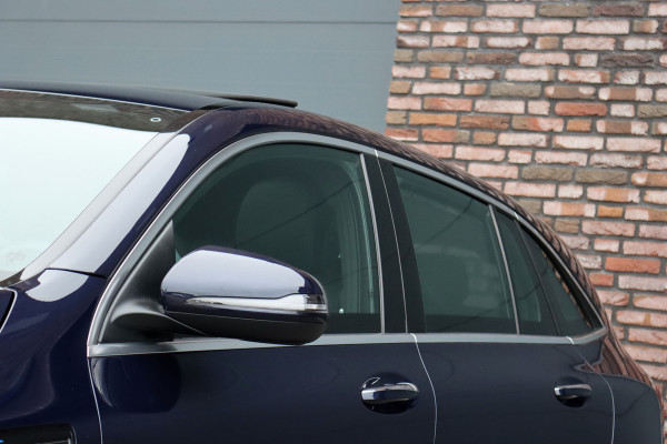 Mercedes-Benz EQC 400 4MATIC AMG Line 80 kWh | Schuifdak | Distronic+ | HUD | Memory | Camera | Keyless Go | Rijassistentiepakket | Advanced Sound System | Zonnerollo's |