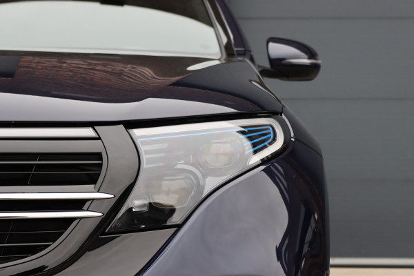 Mercedes-Benz EQC 400 4MATIC AMG Line 80 kWh | Schuifdak | Distronic+ | HUD | Memory | Camera | Keyless Go | Rijassistentiepakket | Advanced Sound System | Zonnerollo's |