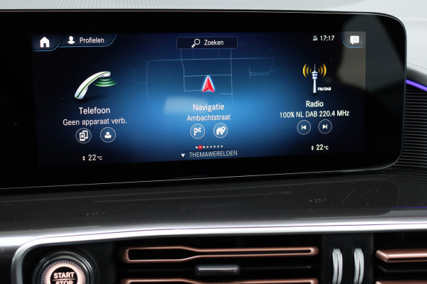 Mercedes-Benz EQC 400 4MATIC AMG Line 80 kWh | Schuifdak | Distronic+ | HUD | Memory | Camera | Keyless Go | Rijassistentiepakket | Advanced Sound System | Zonnerollo's |