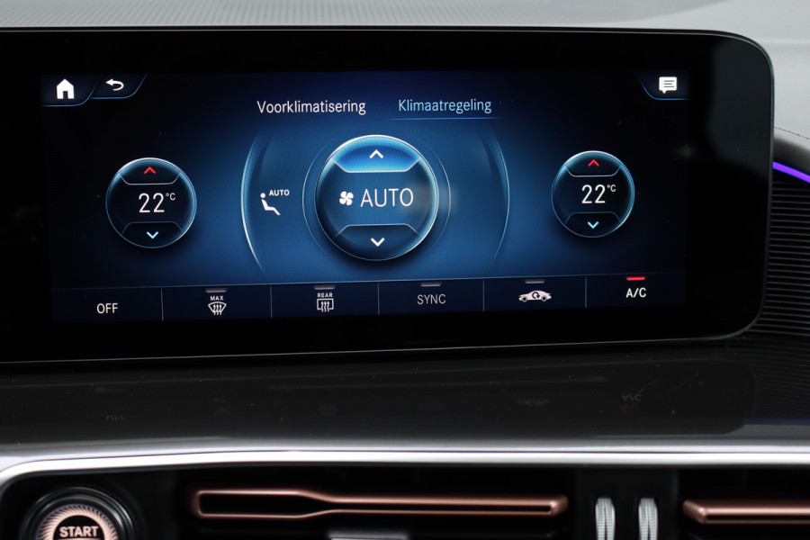 Mercedes-Benz EQC 400 4MATIC AMG Line 80 kWh | Schuifdak | Distronic+ | HUD | Memory | Camera | Keyless Go | Rijassistentiepakket | Advanced Sound System | Zonnerollo's |