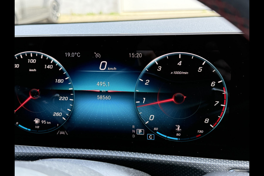 Mercedes-Benz CLA-Klasse 180 Advantage | AMG Pakket | Panoramadak | Widescreen