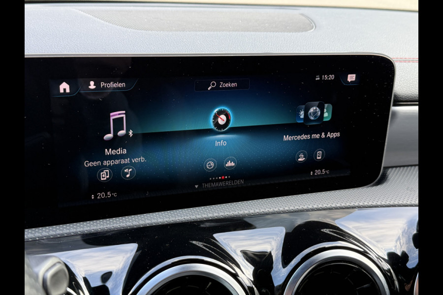 Mercedes-Benz CLA-Klasse 180 Advantage | AMG Pakket | Panoramadak | Widescreen