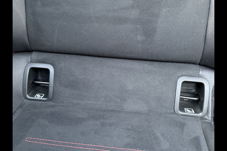 Mercedes-Benz CLA-Klasse 180 Advantage | AMG Pakket | Panoramadak | Widescreen