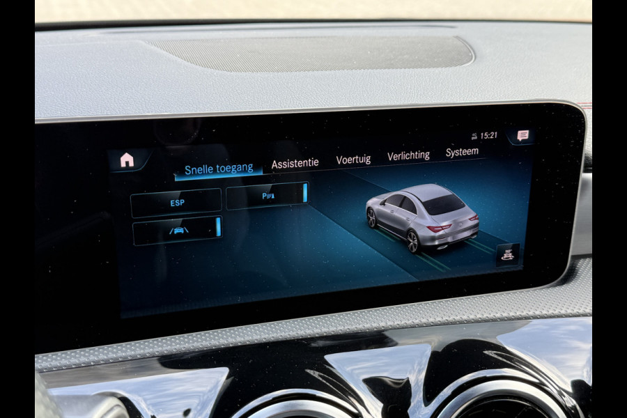 Mercedes-Benz CLA-Klasse 180 Advantage | AMG Pakket | Panoramadak | Widescreen