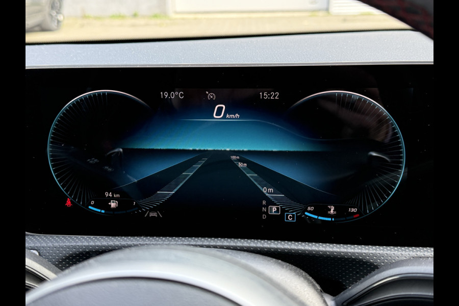 Mercedes-Benz CLA-Klasse 180 Advantage | AMG Pakket | Panoramadak | Widescreen