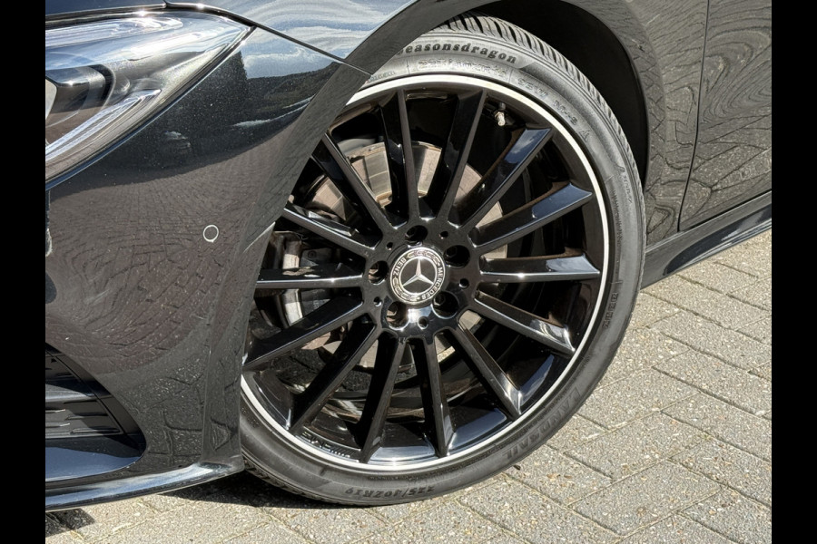 Mercedes-Benz CLA-Klasse 180 Advantage | AMG Pakket | Panoramadak | Widescreen