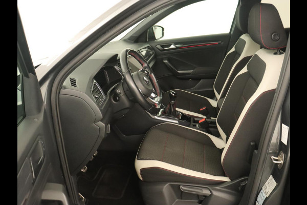 Volkswagen T-Roc 1.0 TSI Sport | Stoelverwarming | Camera | Virtual Cockpit | Adaptive cruise | DAB | Full LED | Climate control | Getint glas