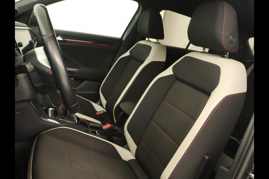Volkswagen T-Roc 1.0 TSI Sport | Stoelverwarming | Camera | Virtual Cockpit | Adaptive cruise | DAB | Full LED | Climate control | Getint glas