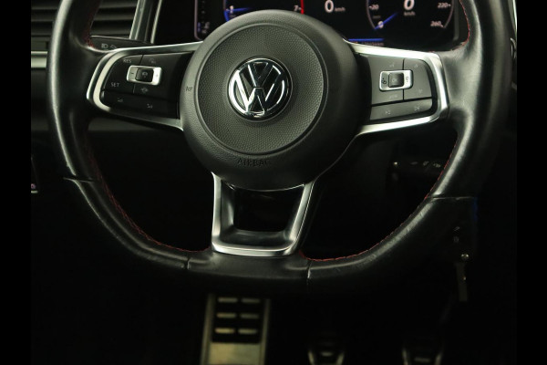 Volkswagen T-Roc 1.0 TSI Sport | Stoelverwarming | Camera | Virtual Cockpit | Adaptive cruise | DAB | Full LED | Climate control | Getint glas