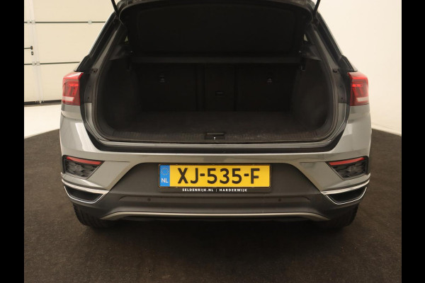Volkswagen T-Roc 1.0 TSI Sport | Stoelverwarming | Camera | Virtual Cockpit | Adaptive cruise | DAB | Full LED | Climate control | Getint glas