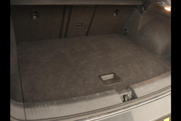 Volkswagen T-Roc 1.0 TSI Sport | Stoelverwarming | Camera | Virtual Cockpit | Adaptive cruise | DAB | Full LED | Climate control | Getint glas