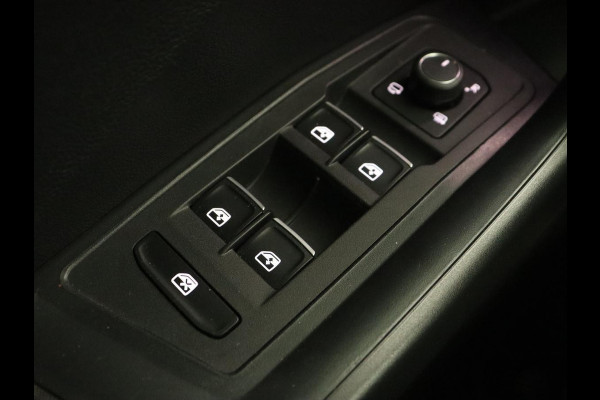 Volkswagen T-Roc 1.0 TSI Sport | Stoelverwarming | Camera | Virtual Cockpit | Adaptive cruise | DAB | Full LED | Climate control | Getint glas