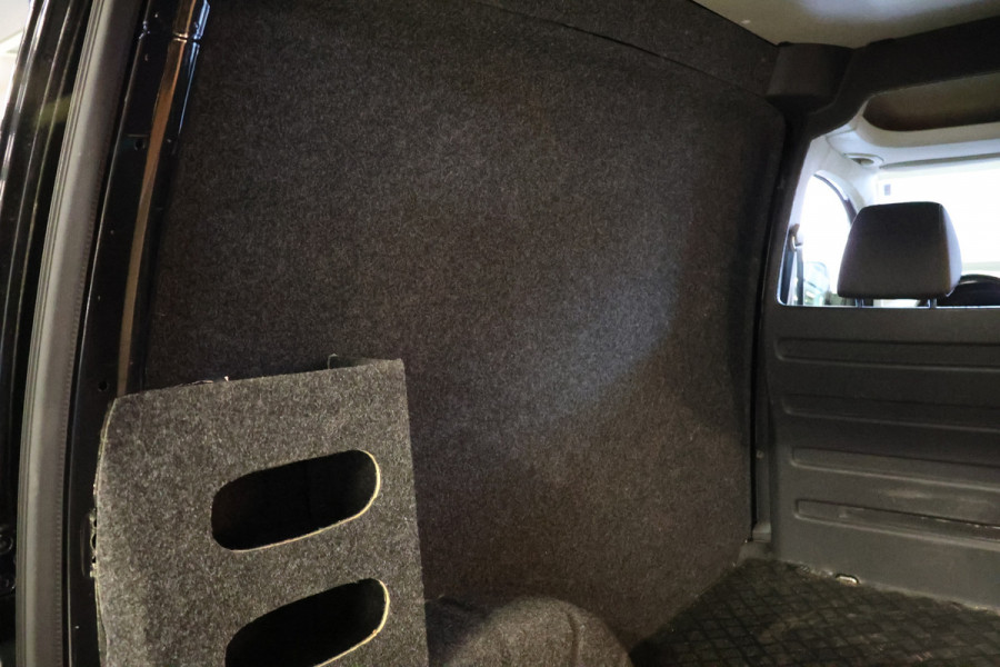 Volkswagen Caddy 1.4 TSI DSG | Bi-Xenon | Navigatie | CarPlay | Cruise control | PDC | Trekhaak | Airco | DAB | Laadruimte bekleed | Nieuwe APK