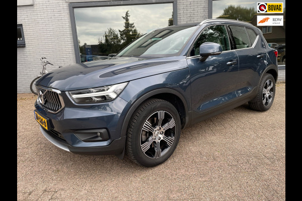Volvo XC40 2.0 T4 Inscription | Wegklapbare trekhaak | Denim Blue + Beige leder | Stoelverwarming