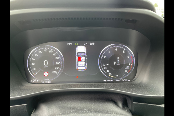 Volvo XC40 2.0 T4 Inscription | Wegklapbare trekhaak | Denim Blue + Beige leder | Stoelverwarming