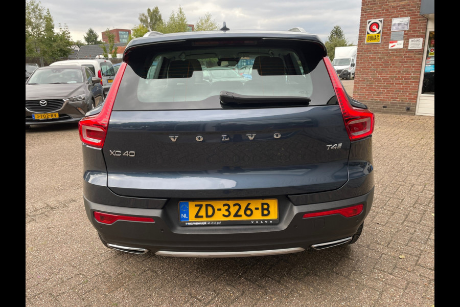 Volvo XC40 2.0 T4 Inscription | Wegklapbare trekhaak | Denim Blue + Beige leder | Stoelverwarming