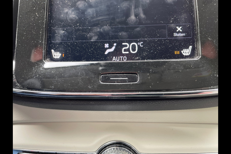 Volvo XC40 2.0 T4 Inscription | Wegklapbare trekhaak | Denim Blue + Beige leder | Stoelverwarming