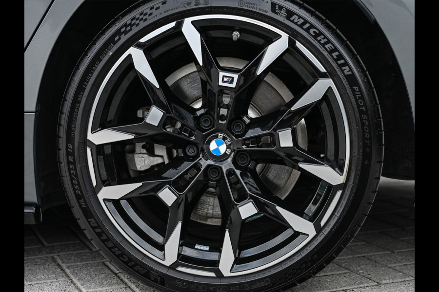 BMW 3 Serie Touring 330e xDrive M-SPORT | FACELIFT | ACCU 19,5 kWh | ACTIVE CRUISE | ELEKTR. TREKHAAK | HIFI AUDIO | SHADOW LINE | CAMERA |