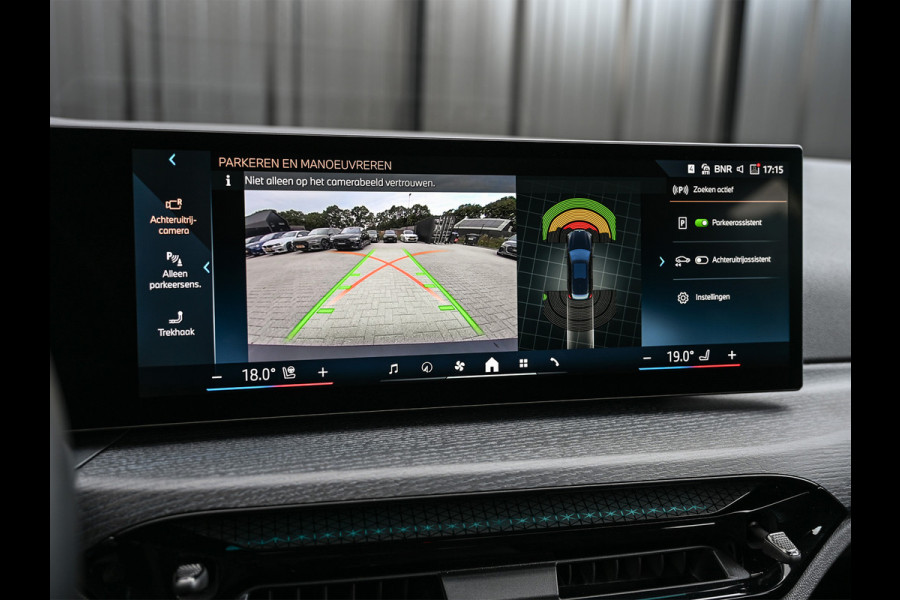 BMW 3 Serie Touring 330e xDrive M-SPORT | FACELIFT | ACCU 19,5 kWh | ACTIVE CRUISE | ELEKTR. TREKHAAK | HIFI AUDIO | SHADOW LINE | CAMERA |