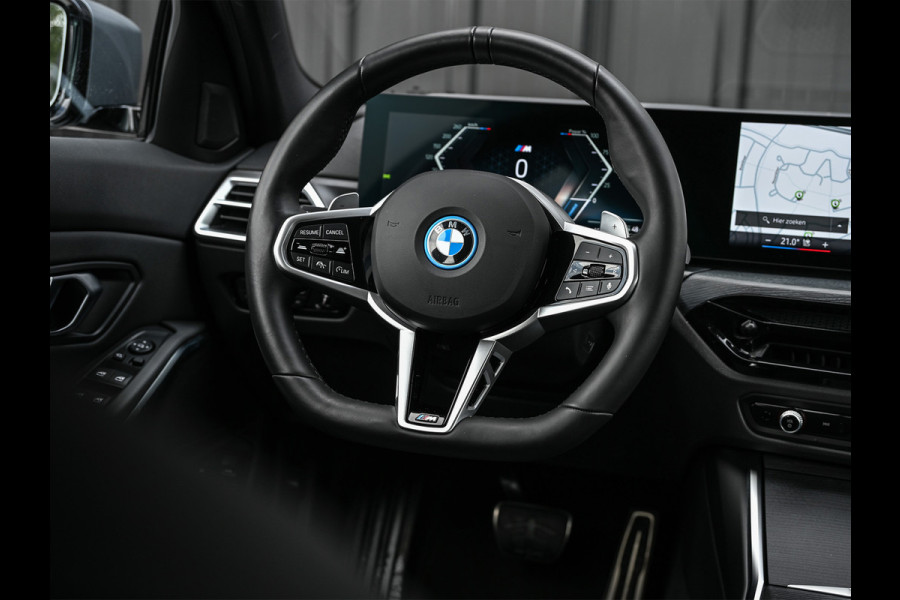 BMW 3 Serie Touring 330e xDrive M-SPORT | FACELIFT | ACCU 19,5 kWh | ACTIVE CRUISE | ELEKTR. TREKHAAK | HIFI AUDIO | SHADOW LINE | CAMERA |