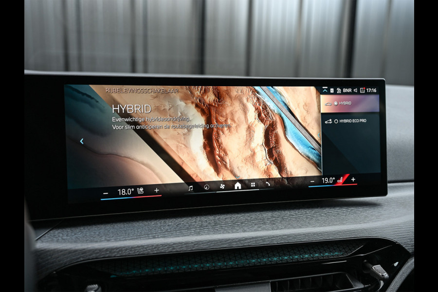 BMW 3 Serie Touring 330e xDrive M-SPORT | FACELIFT | ACCU 19,5 kWh | ACTIVE CRUISE | ELEKTR. TREKHAAK | HIFI AUDIO | SHADOW LINE | CAMERA |