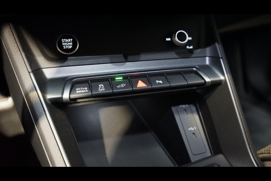 Audi Q3 Sportback 45 TFSI e 3x s-Line BLACK OPTIK AUTOMAAT-360 CAMERA-ACC-AUDI SOUND-KEYLESS-MATRIX-NAVIGATIE-VIRTUEEL