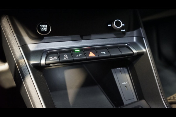 Audi Q3 Sportback 45 TFSI e 3x s-Line BLACK OPTIK AUTOMAAT-360 CAMERA-ACC-AUDI SOUND-KEYLESS-MATRIX-NAVIGATIE-VIRTUEEL