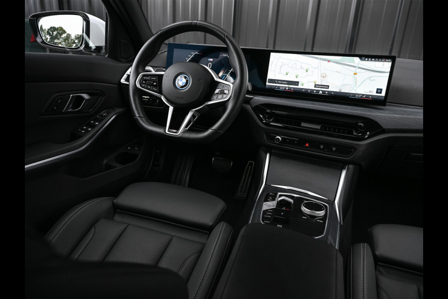 BMW 3 Serie Touring 330e xDrive M-SPORT | FACELIFT | ACCU 19,5 kWh | ACTIVE CRUISE | ELEKTR. TREKHAAK | HIFI AUDIO | SHADOW LINE | CAMERA |