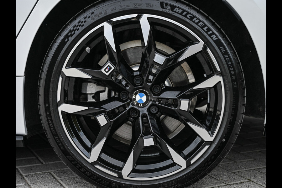 BMW 3 Serie Touring 330e xDrive M-SPORT | FACELIFT | ACCU 19,5 kWh | ACTIVE CRUISE | ELEKTR. TREKHAAK | HIFI AUDIO | SHADOW LINE | CAMERA |