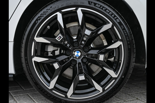 BMW 3 Serie Touring 330e xDrive M-SPORT | FACELIFT | ACCU 19,5 kWh | ACTIVE CRUISE | ELEKTR. TREKHAAK | HIFI AUDIO | SHADOW LINE | CAMERA |