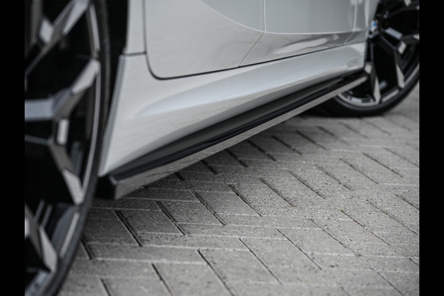 BMW 3 Serie Touring 330e xDrive M-SPORT | FACELIFT | ACCU 19,5 kWh | ACTIVE CRUISE | ELEKTR. TREKHAAK | HIFI AUDIO | SHADOW LINE | CAMERA |